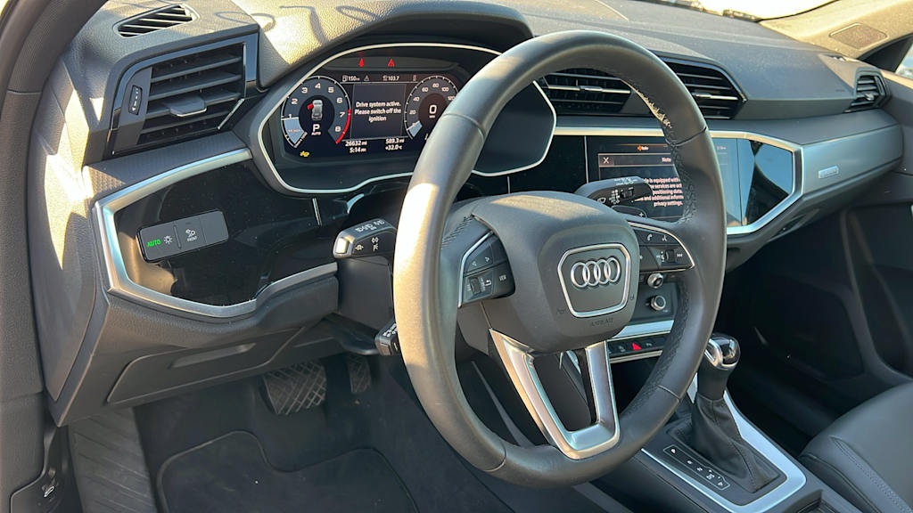 Thumbnail: 2025 Audi Q3 - 2