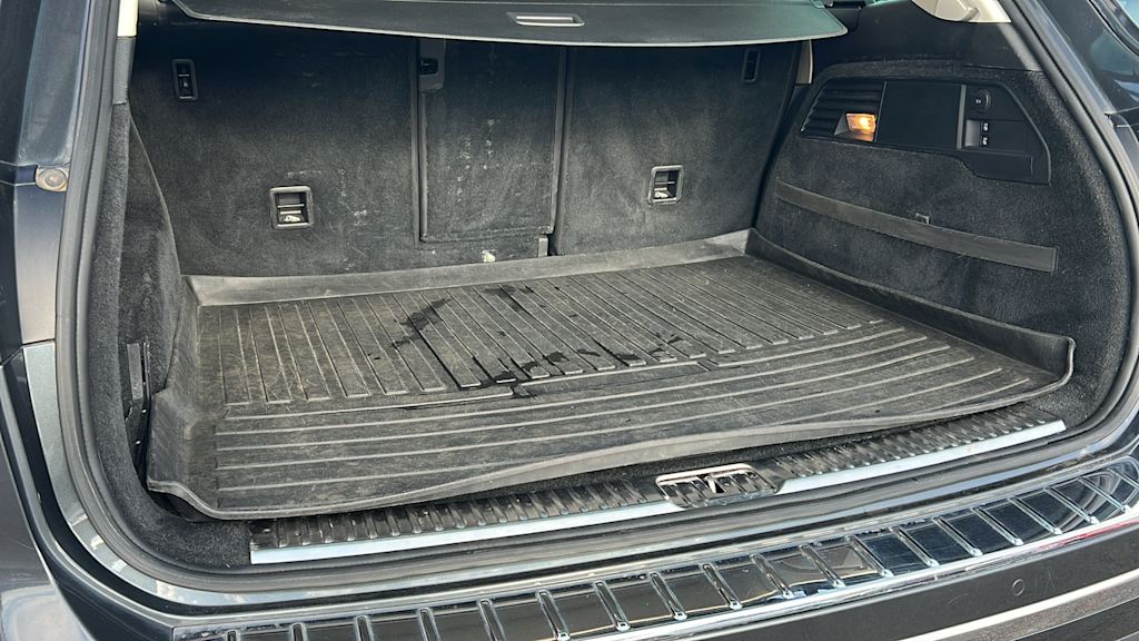 Thumbnail: 2016 Volkswagen Touareg - 30