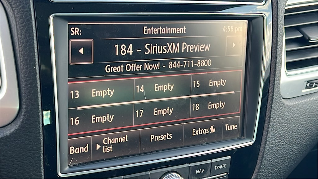 Thumbnail: 2016 Volkswagen Touareg - 13