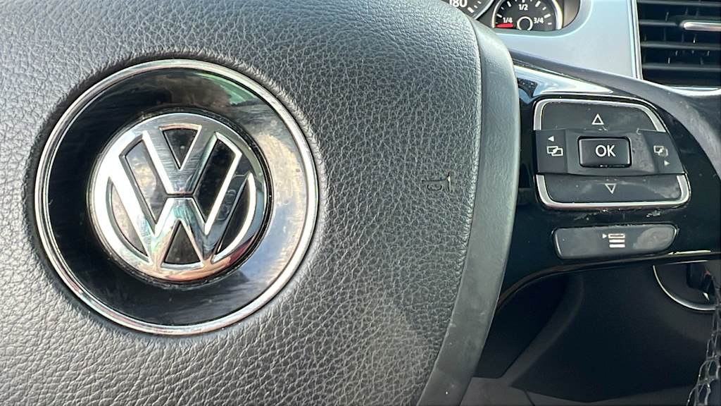 Thumbnail: 2016 Volkswagen Touareg - 25