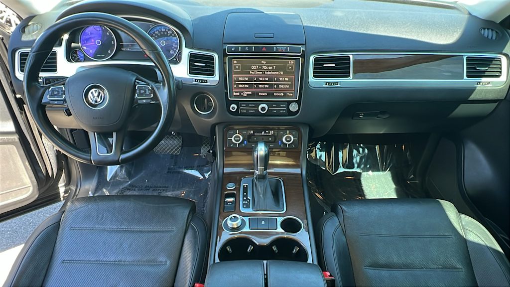 Thumbnail: 2016 Volkswagen Touareg - 12