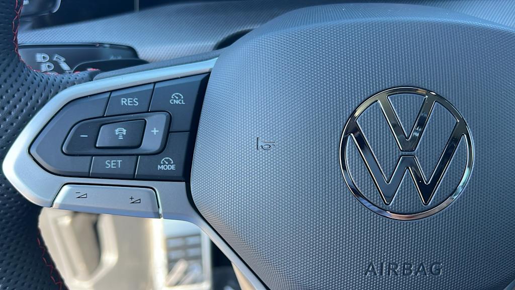 Thumbnail: 2025 Volkswagen Golf - 16