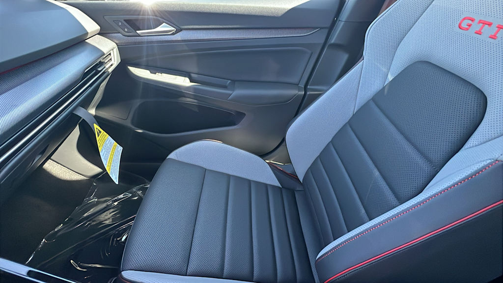 Thumbnail: 2025 Volkswagen Golf - 10