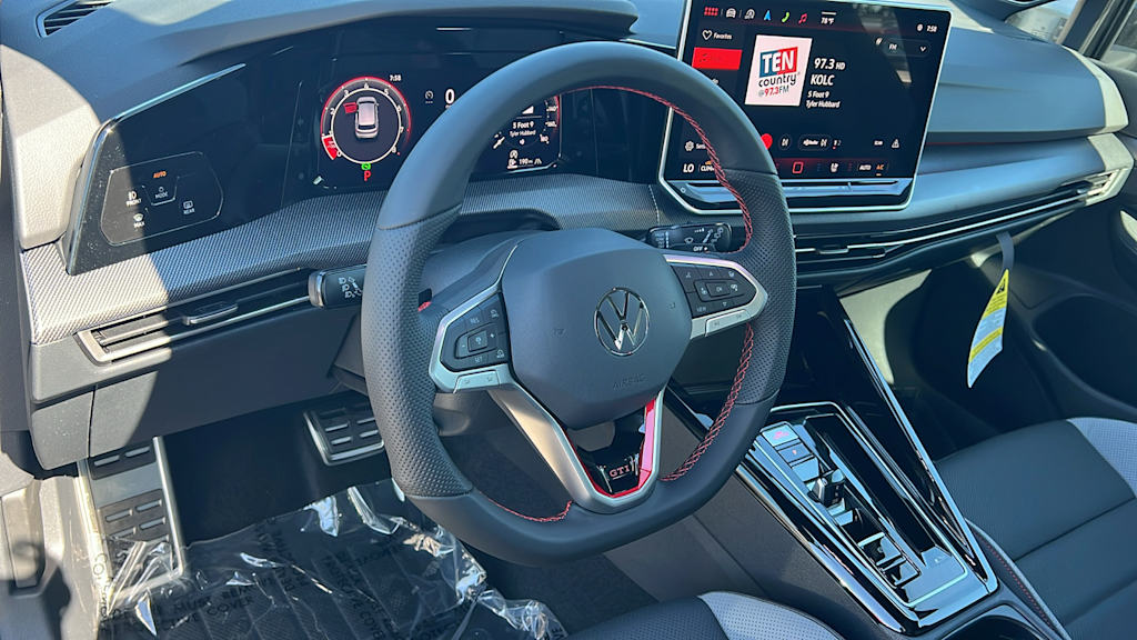 Thumbnail: 2025 Volkswagen Golf - 2