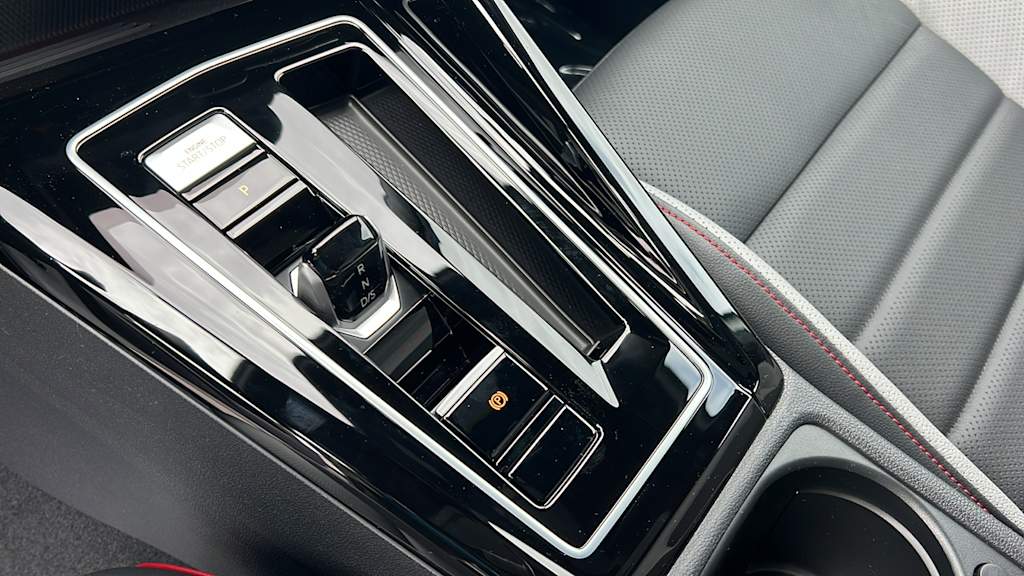 Thumbnail: 2025 Volkswagen Golf - 14