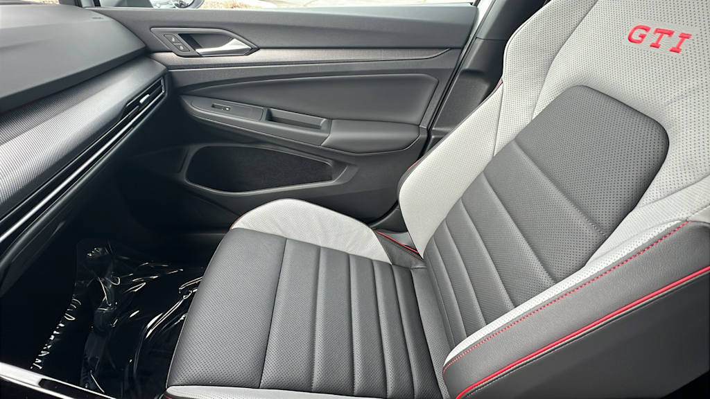 Thumbnail: 2025 Volkswagen Golf - 10