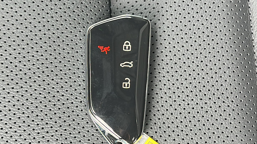 Thumbnail: 2025 Volkswagen Golf - 17