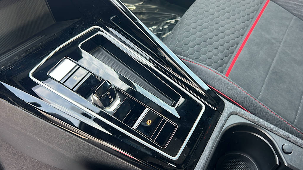 Thumbnail: 2025 Volkswagen Golf - 13