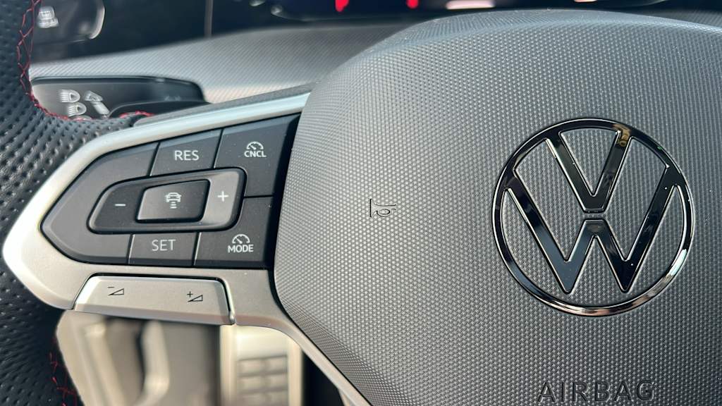 Thumbnail: 2025 Volkswagen Golf - 25