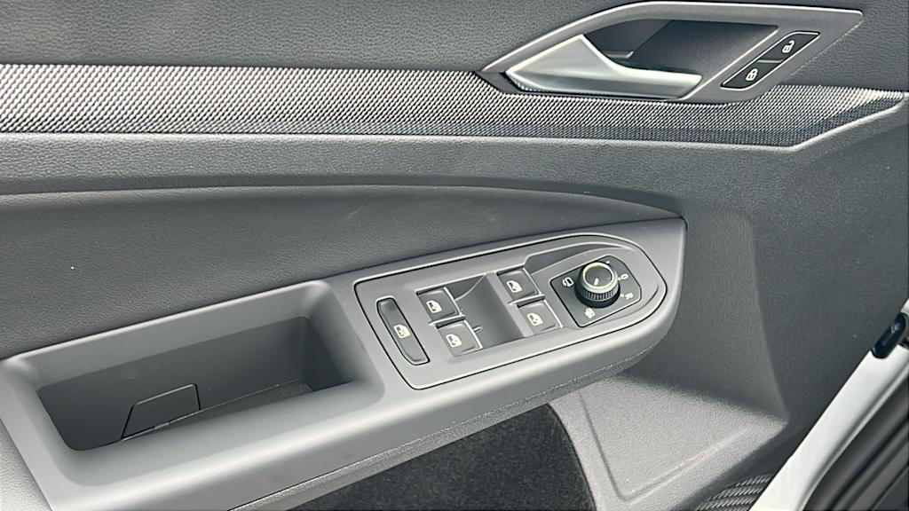 Thumbnail: 2025 Volkswagen Golf - 27