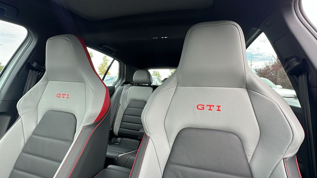 Thumbnail: 2025 Volkswagen Golf - 9