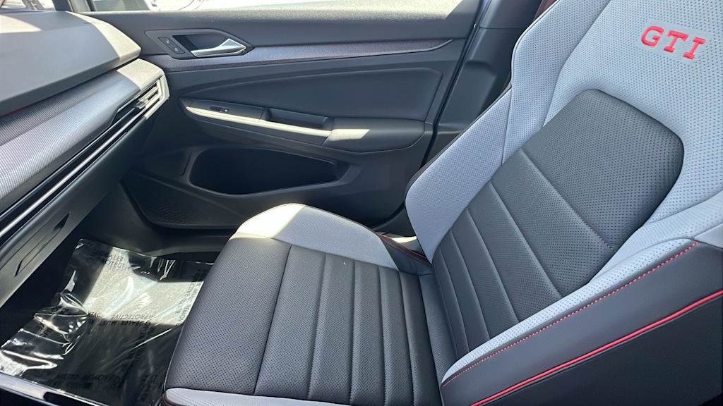 Thumbnail: 2025 Volkswagen Golf - 9