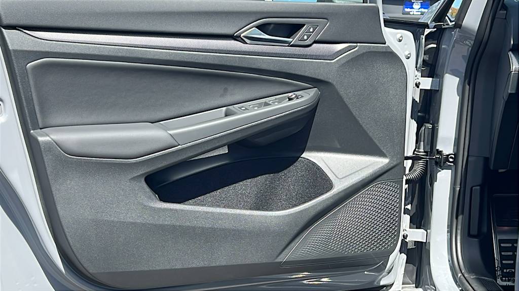 Thumbnail: 2025 Volkswagen Golf - 29