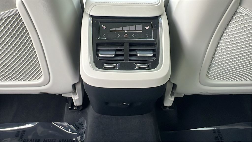 Thumbnail: 2023 Volvo XC60 - 29