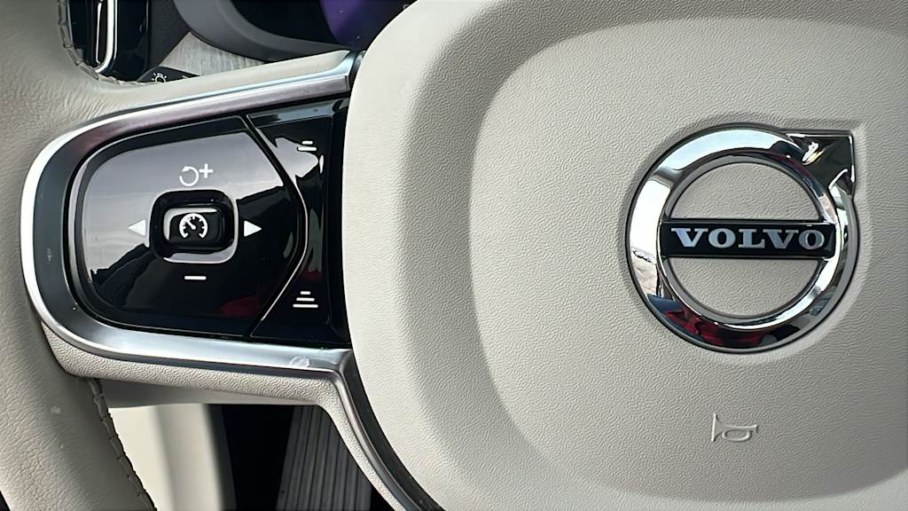 Thumbnail: 2023 Volvo XC60 - 26