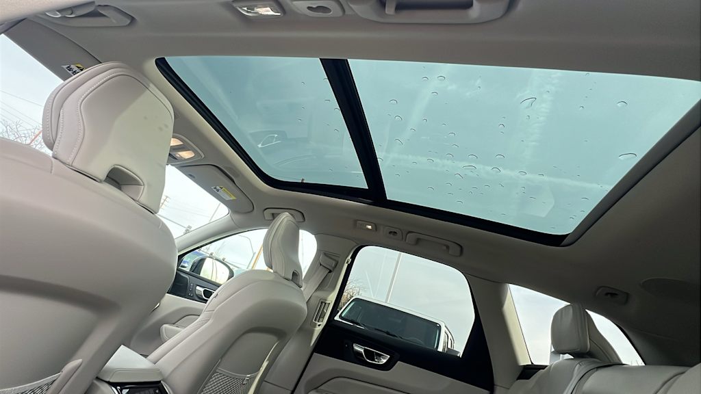 Thumbnail: 2023 Volvo XC60 - 30