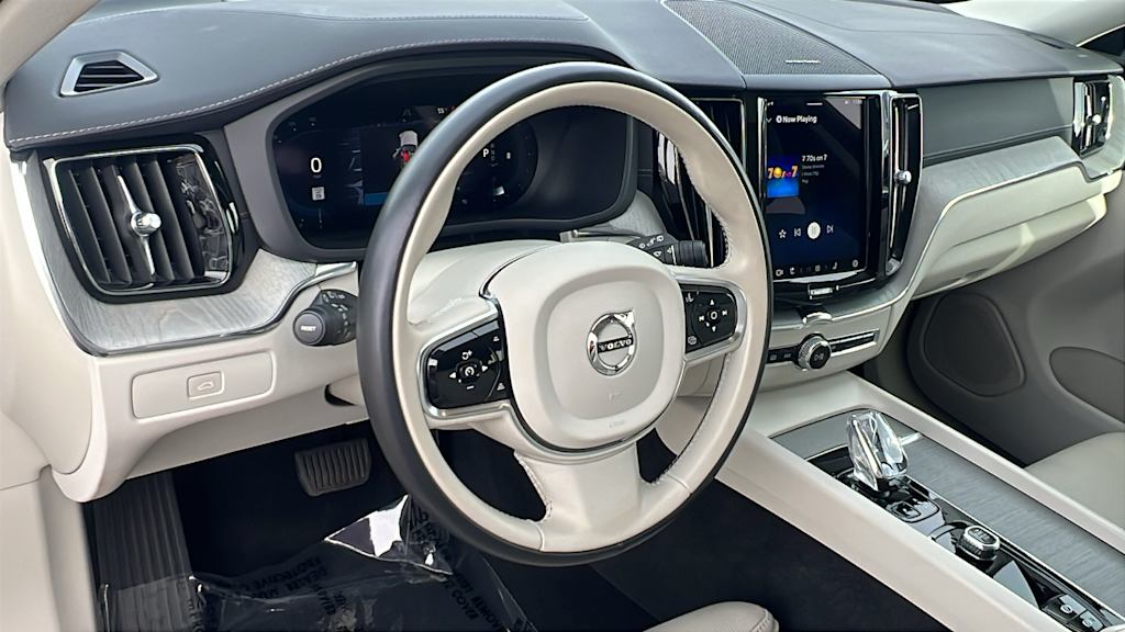 Thumbnail: 2023 Volvo XC60 - 2