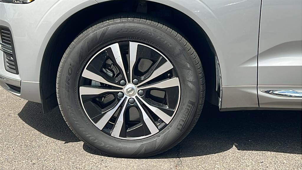 Thumbnail: 2023 Volvo XC60 - 7