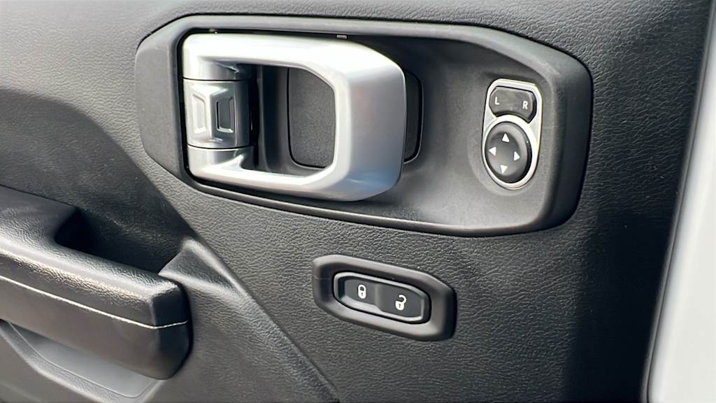 Thumbnail: 2019 Jeep Wrangler - 28