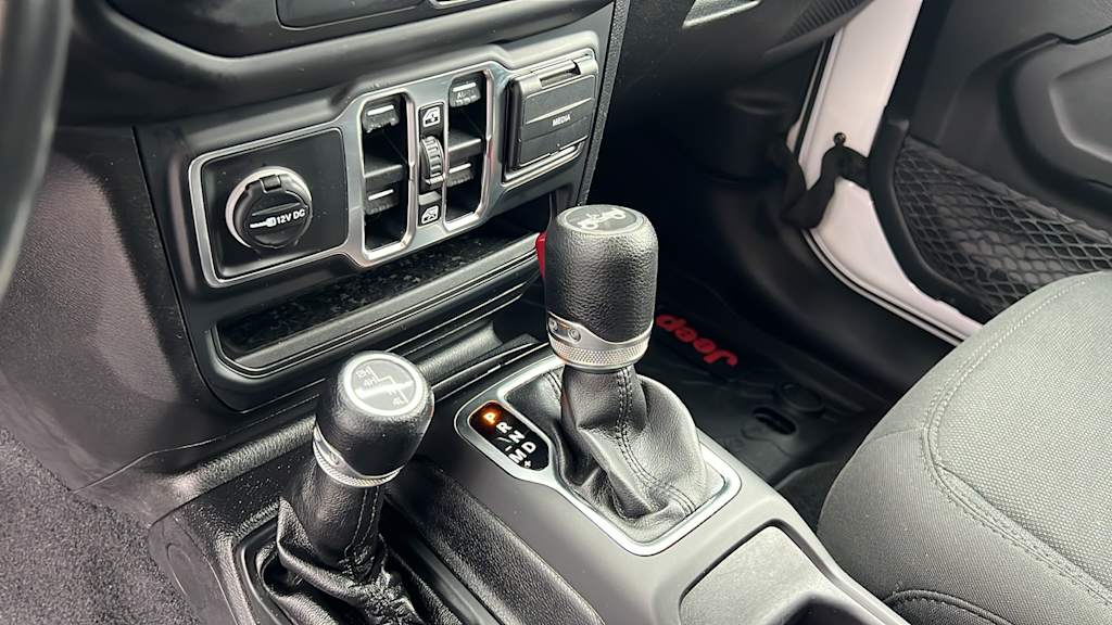 Thumbnail: 2019 Jeep Wrangler - 15