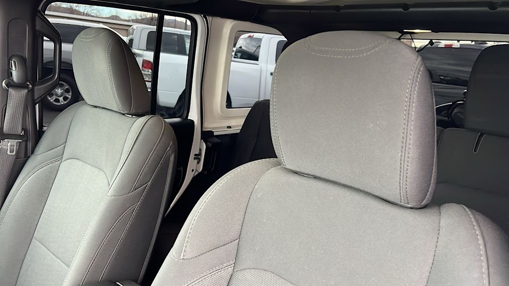 Thumbnail: 2019 Jeep Wrangler - 10