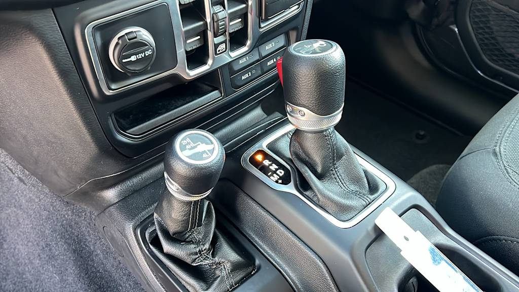 Thumbnail: 2019 Jeep Wrangler - 15