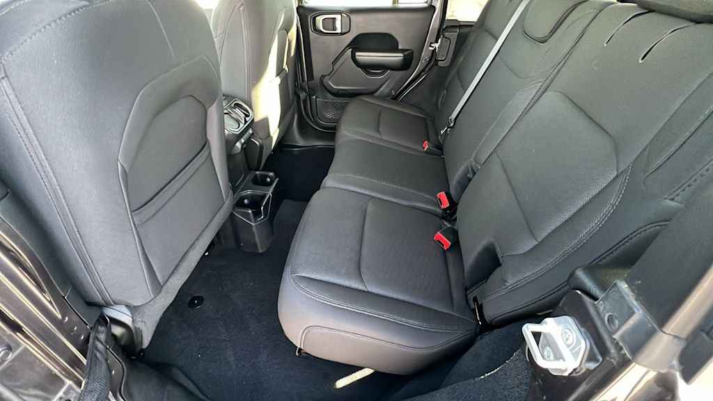 Thumbnail: 2019 Jeep Wrangler - 12