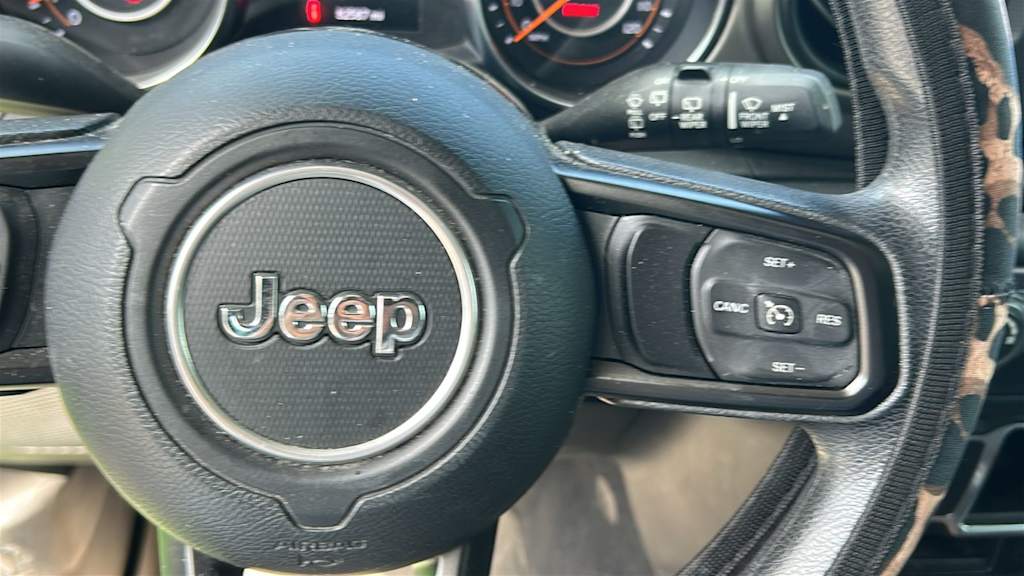 Thumbnail: 2018 Jeep Wrangler - 19