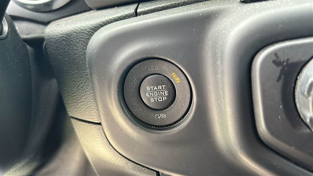 Thumbnail: 2018 Jeep Wrangler - 17