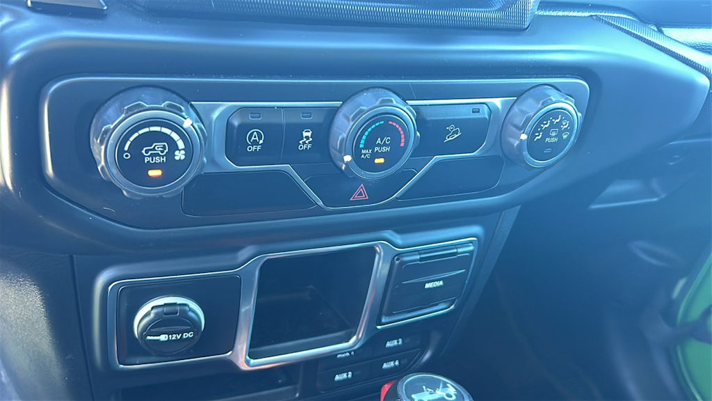 Thumbnail: 2018 Jeep Wrangler - 21
