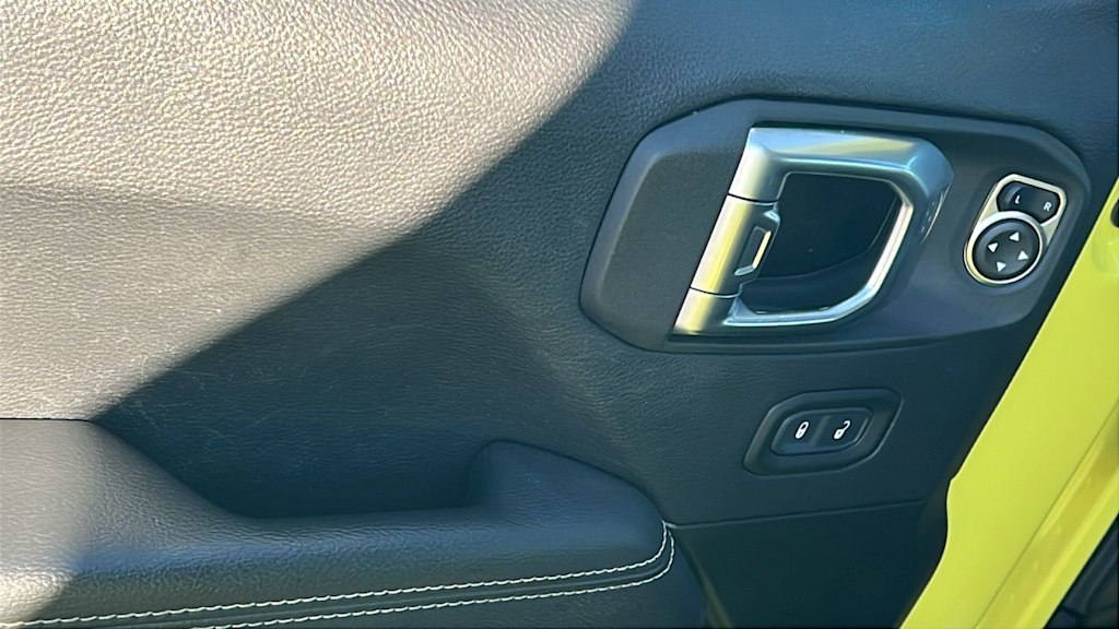 Thumbnail: 2023 Jeep Wrangler - 18