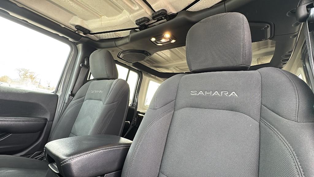 Thumbnail: 2022 Jeep Wrangler - 9