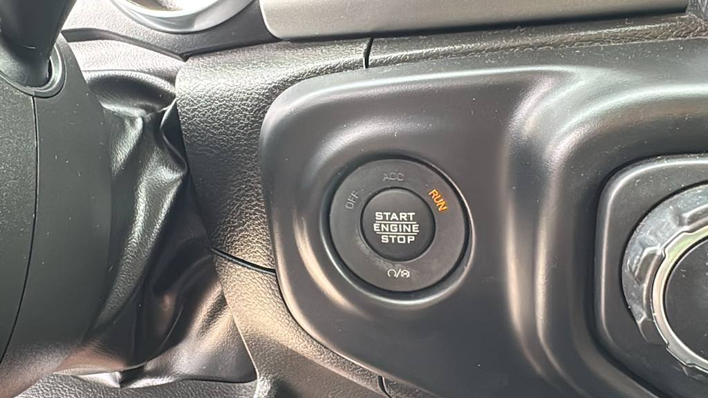 Thumbnail: 2022 Jeep Wrangler - 23