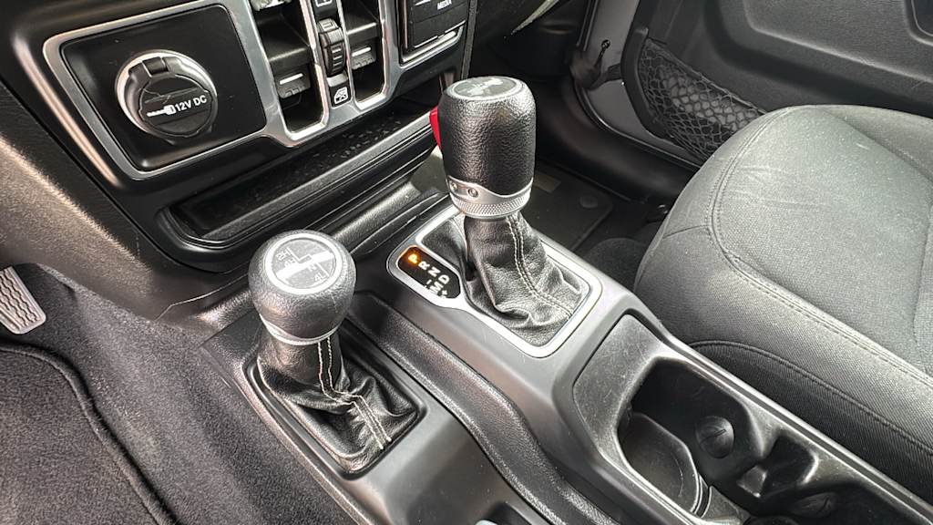 Thumbnail: 2022 Jeep Wrangler - 13