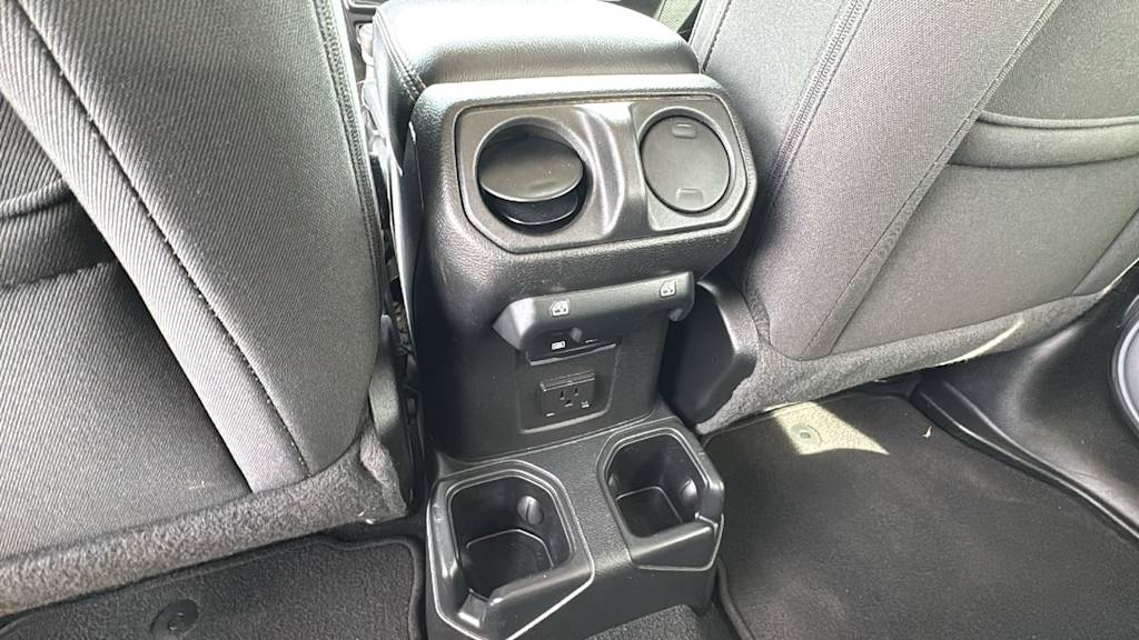 Thumbnail: 2022 Jeep Wrangler - 30