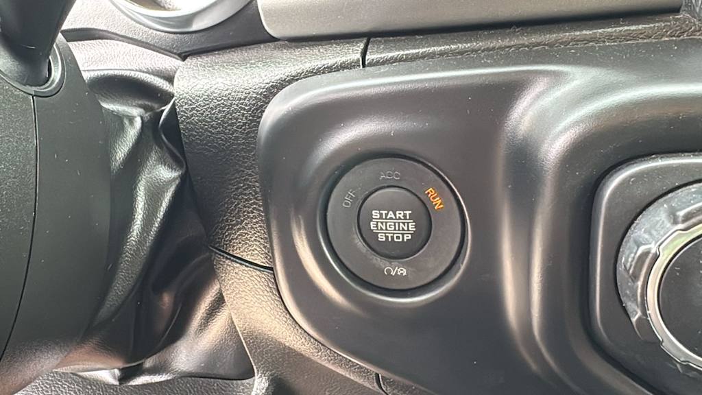 Thumbnail: 2022 Jeep Wrangler - 24