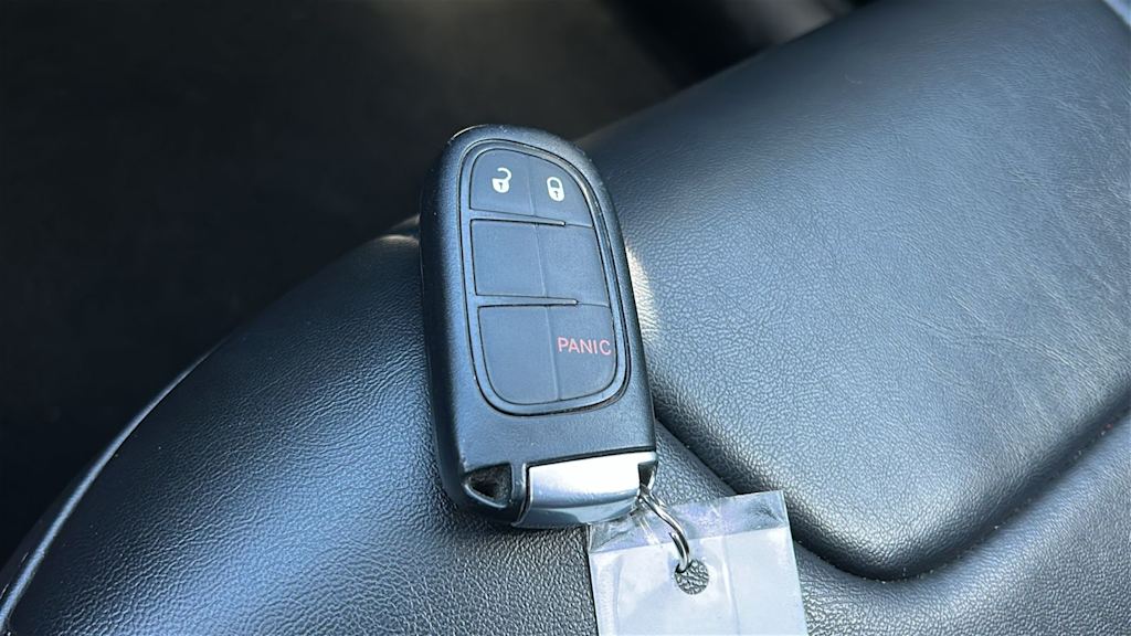 Thumbnail: 2020 Jeep Cherokee - 18