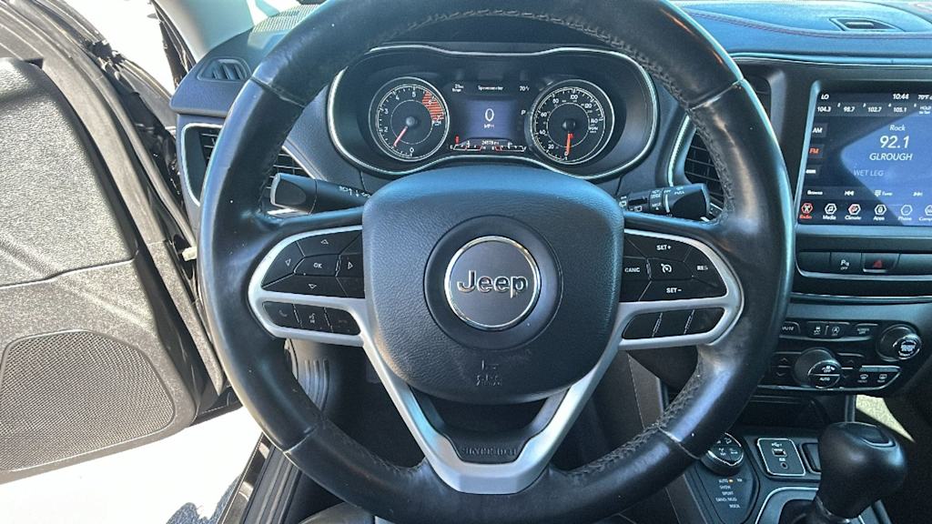 Thumbnail: 2020 Jeep Cherokee - 9