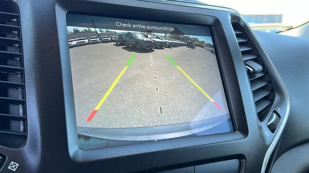 Thumbnail: 2020 Jeep Cherokee - 24