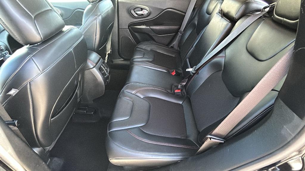 Thumbnail: 2020 Jeep Cherokee - 12