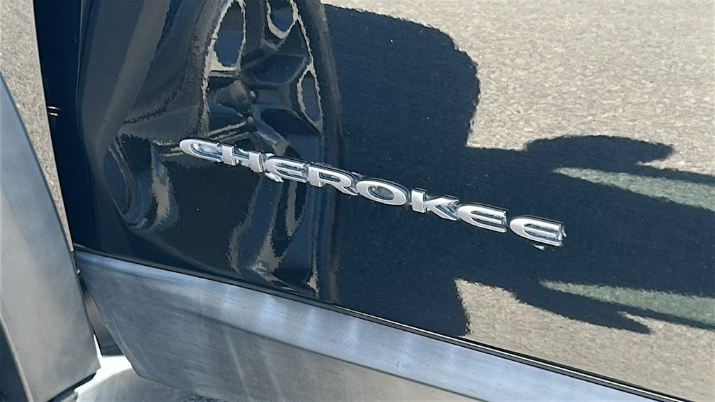 Thumbnail: 2020 Jeep Cherokee - 7