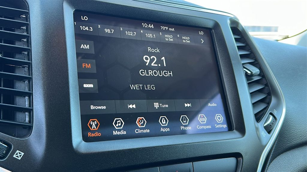 Thumbnail: 2020 Jeep Cherokee - 14