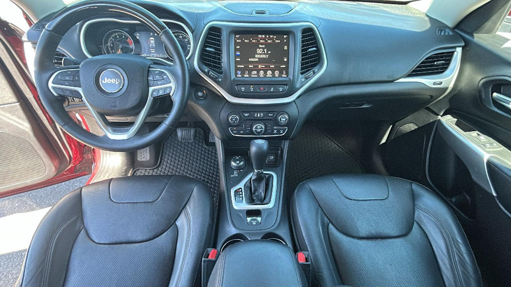 Thumbnail: 2017 Jeep Cherokee - 11