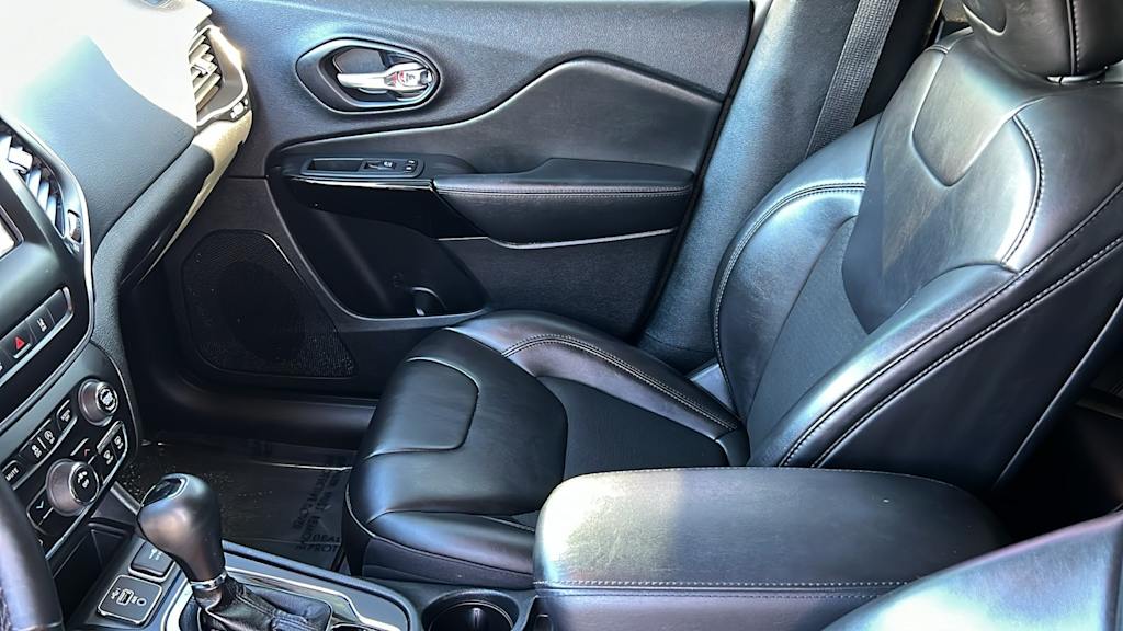 Thumbnail: 2021 Jeep Cherokee - 11