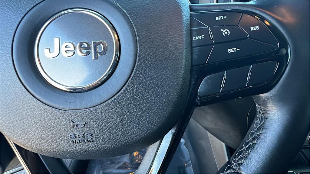 Thumbnail: 2021 Jeep Cherokee - 27