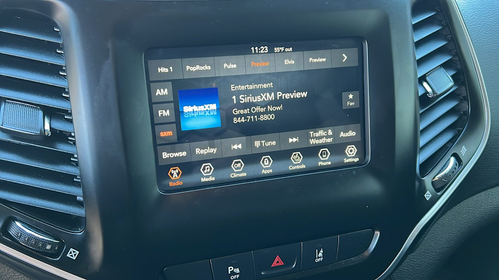 Thumbnail: 2021 Jeep Cherokee - 14