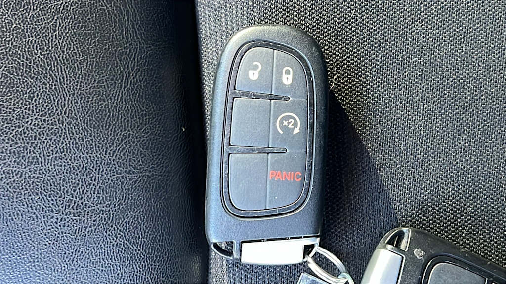 Thumbnail: 2021 Jeep Cherokee - 18