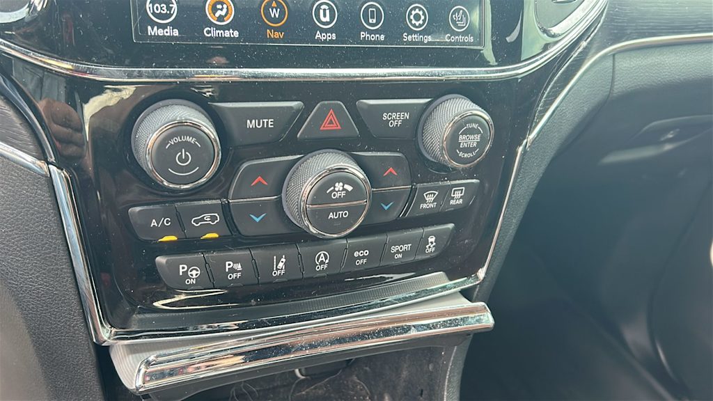 Thumbnail: 2020 Jeep Grand Cherokee - 16