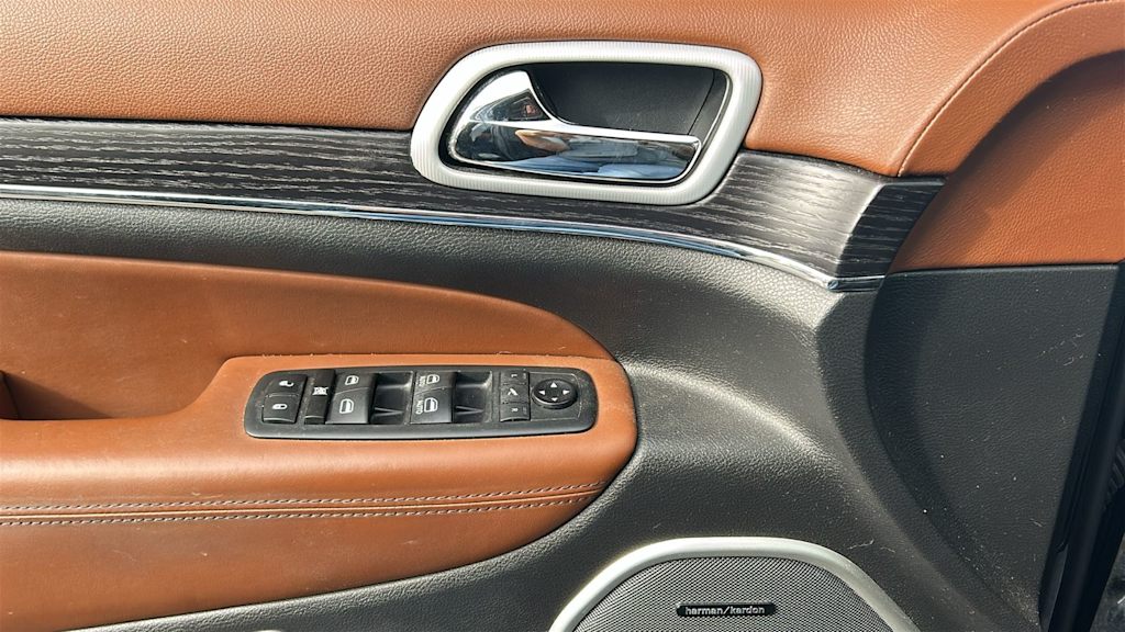 Thumbnail: 2020 Jeep Grand Cherokee - 21