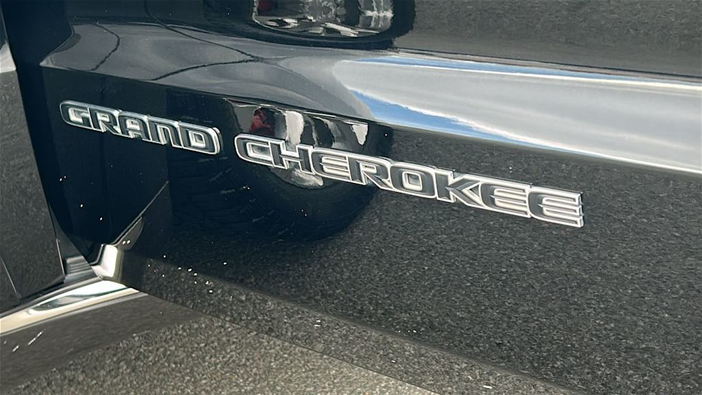 Thumbnail: 2020 Jeep Grand Cherokee - 7